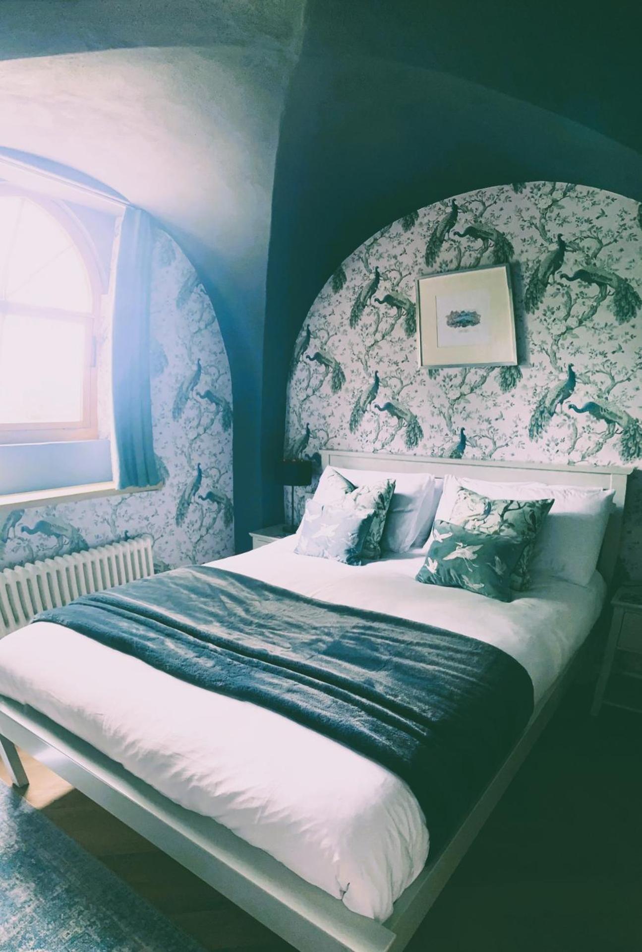 Stay In A Castle! Unique & Luxurious Historical Apartment, Self Contained, Free Parking & Wi-Fi Chester Exterior photo